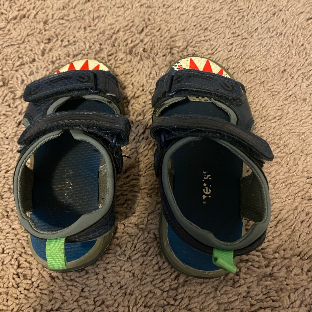 Boy toddlers blue shoes Carter’s size 9